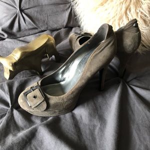 Olive Suede Guess Heels, Size 7